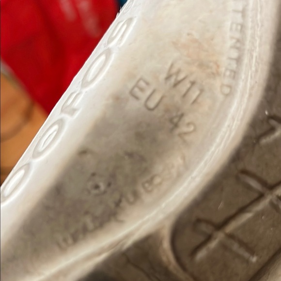 Oofos Recovery Sandals Women's Gradient Flip Flops - Size 11/ 42 - Picture 6 of 6